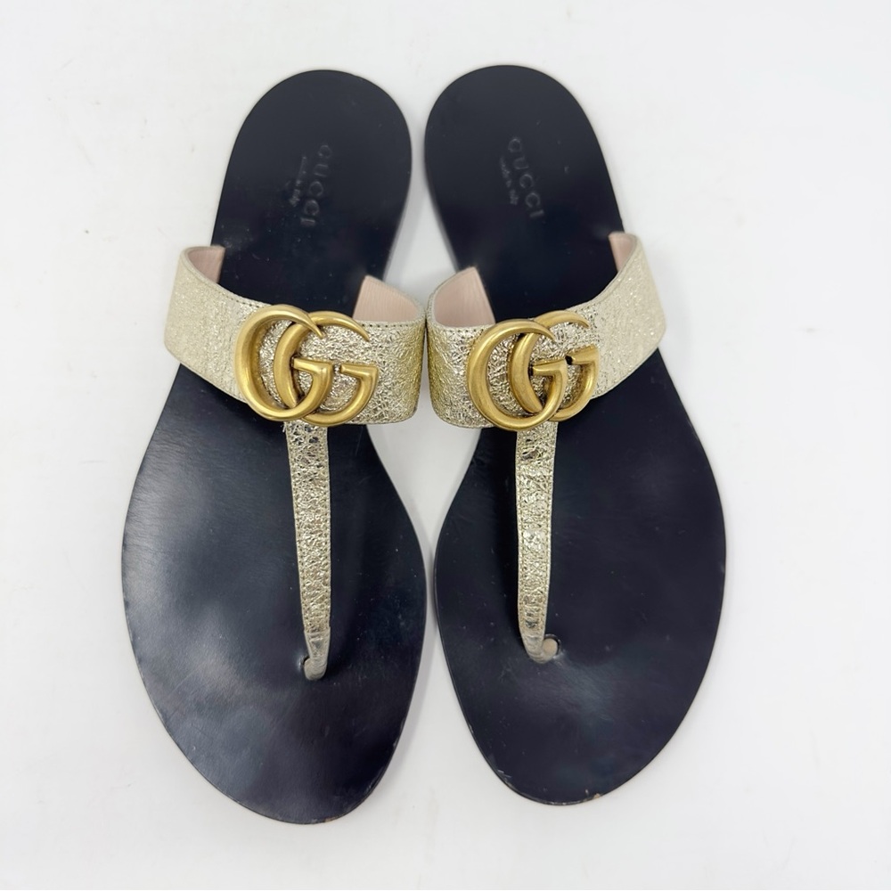 Gucci Flat Marmont Leather Thong Sandals - Picture 2 of 9